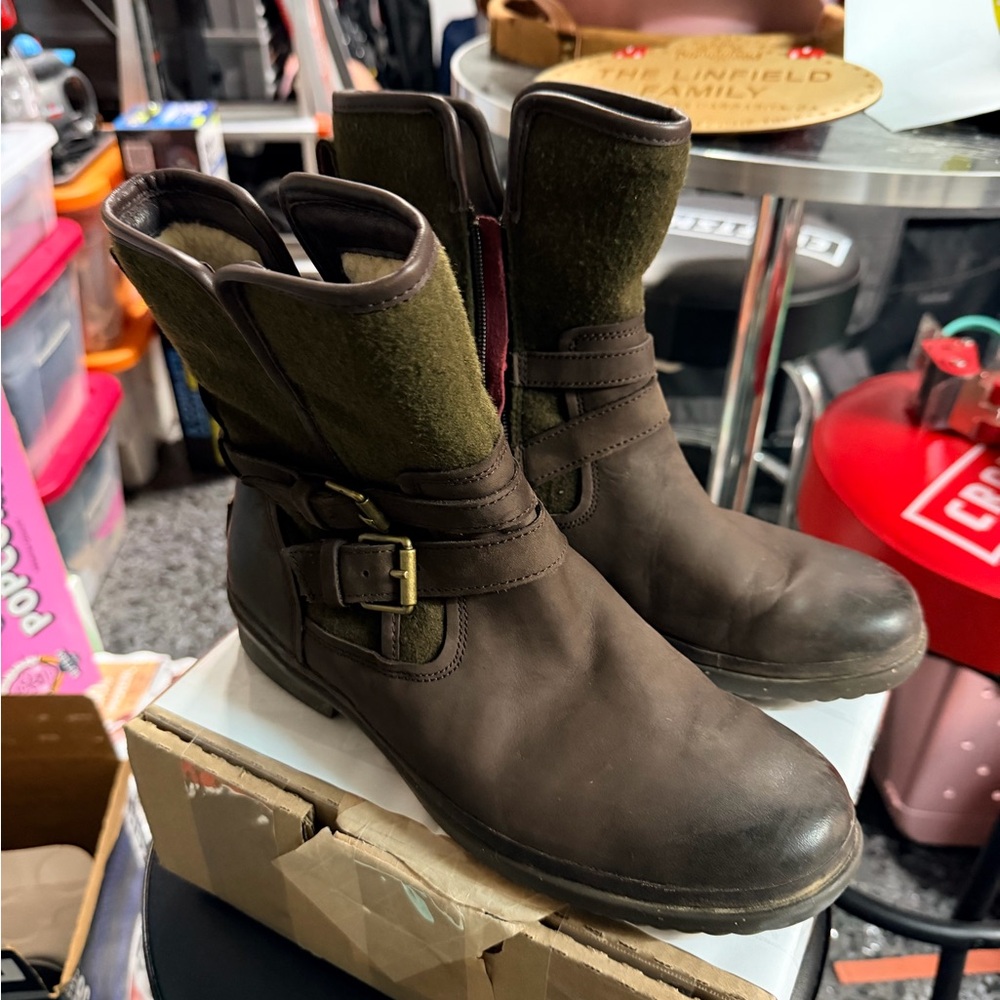 UGG Simmens Outdoor Boots